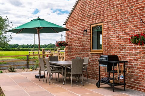 Grazing Grass Apartment in England