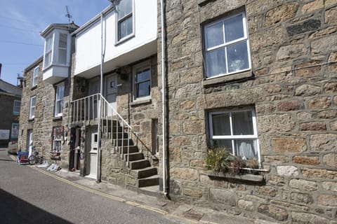 Stargazy Pie Apartment in Mousehole