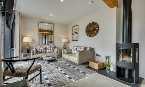 Rivers Edge Apartment in England