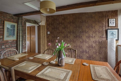 Where The Art Is Apartment in West Lindsey District