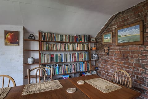 Where The Art Is Apartment in West Lindsey District