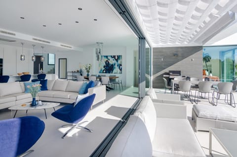 Free Fallin' Apartment in Sitio de Calahonda