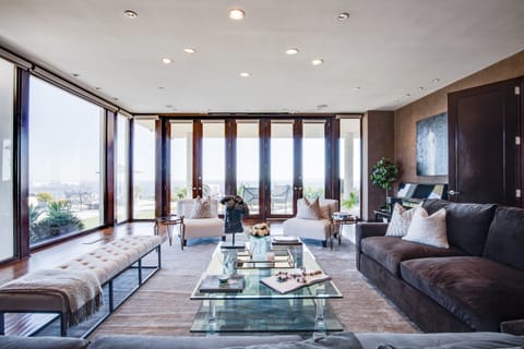 Passion for Fashion Apartment in Beverly Hills