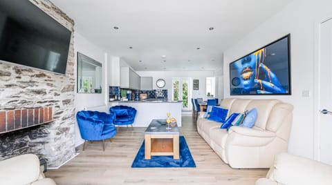 Moonlight on the Harbour Apartment in Looe