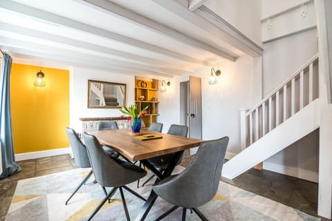 The Fuzzy Blue Sheep Apartment in Amroth