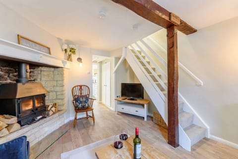 The Buzzy Bumblebee Apartment in Winchcombe