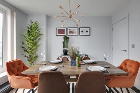 Neptune's Sky Apartment in Ipswich