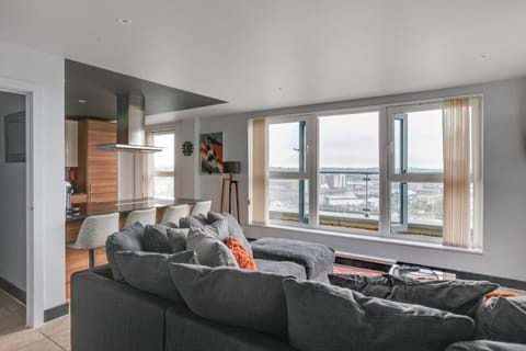 Neptune's Sky Apartment in Ipswich