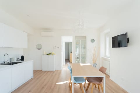 White Negroni Apartment in Tremezzo