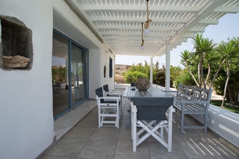 Circadian Rhythm Apartment in Paros, Greece