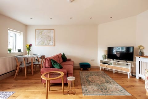 Tuck & Roll Apartment in Wales