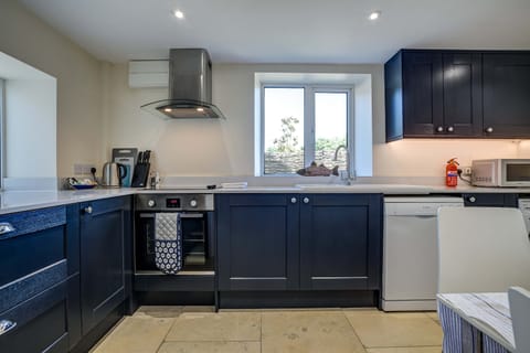 The Morris Dancer Apartment in Cherwell District