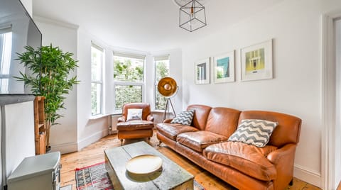 Heroes Welcome Apartment in Dartmouth