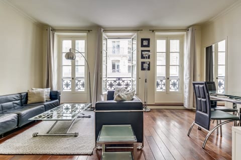 A Drop of Orange Apartment in Paris