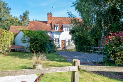 Drops of Morning Dew Apartment in Babergh District