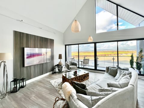 Fairwaves Apartment in Porthcawl