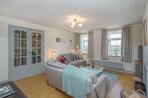 Migratory Patterns Apartment in Rhosyr