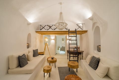 Power of the Earth Apartment in Oia