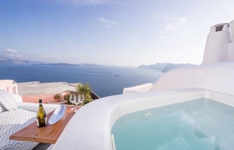 Power of the Earth Apartment in Oia