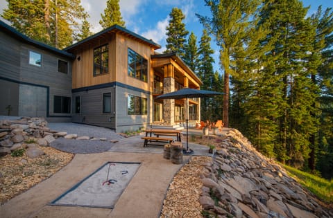 Beyond the Sugar Pines Apartment in Truckee