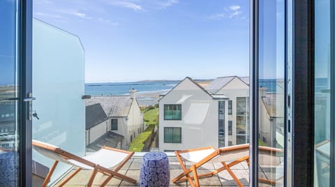 To Be Shore Townhouse in Rhosneigr