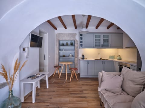 Erato Apartment in Paros