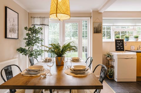 Citadel Charm Apartment in Warwick