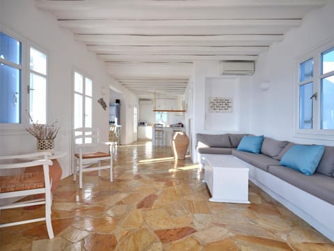 Summer Blue Apartment in Paros, Greece