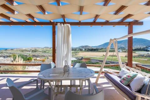 Sisterly Love Apartment in Paros, Greece