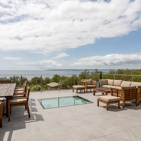 Shifting Light & Changing Skies House in England