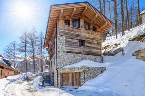 Snow & Stone Apartment in Val dIsere