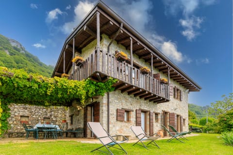 Garda Guardian Apartment in Lake Garda