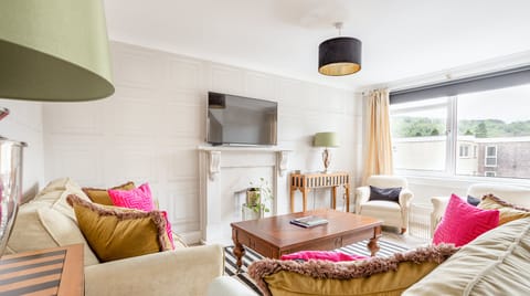 Golden Unicorn Apartment in Scotland