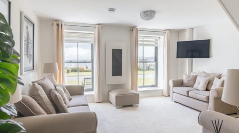 Sandcastles & Salty Air Apartment in Wales