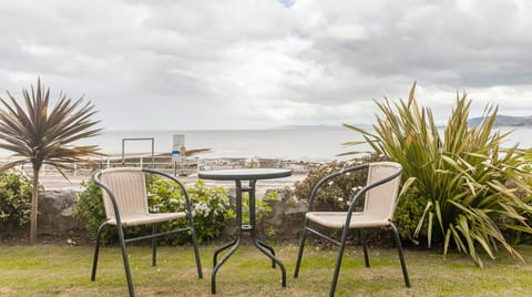 Sandcastles & Salty Air Apartment in Wales