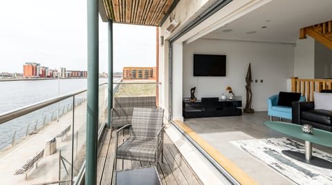 Quayside Swell Townhouse in Wales