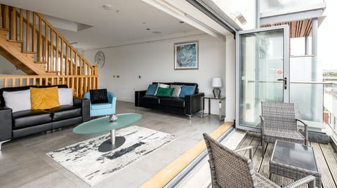 Quayside Swell Townhouse in Wales