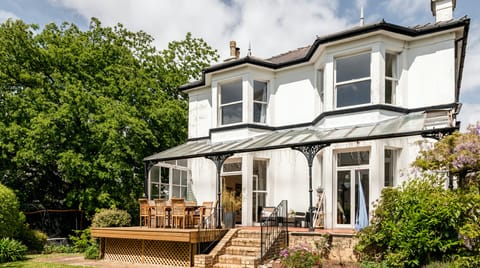 The Peacock's Feathered Plume Apartment in Paignton