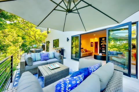 Brilliance of Beverly Hills Apartment in Beverly Hills