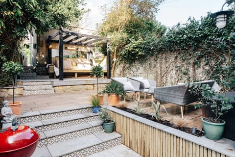 A Truth Universally Acknowledged Apartment in Bath