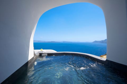 The Radiant Muse Apartment in Oia