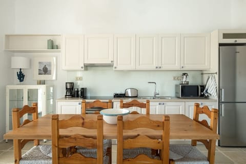 Bright & Elegant Apartment in Paros, Greece