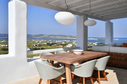 Bright & Elegant Apartment in Paros, Greece