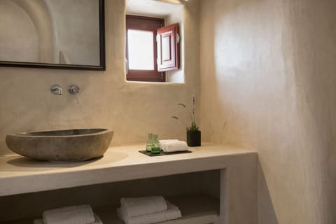 The Infinite Sky Apartment in Oia