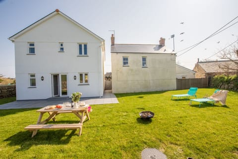 Written in the Sand Apartment in England
