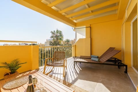 Kiss the Sun Apartment in Sitio de Calahonda