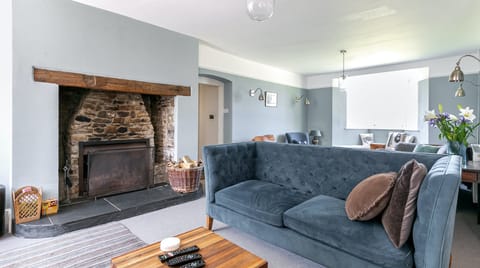 Champagne & Ice House in North Devon District