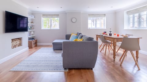 Lifting You  Apartment in South Cambridgeshire District