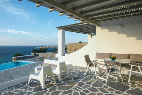 Sea Through Apartment in Paros