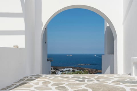 Sea Through Apartment in Paros